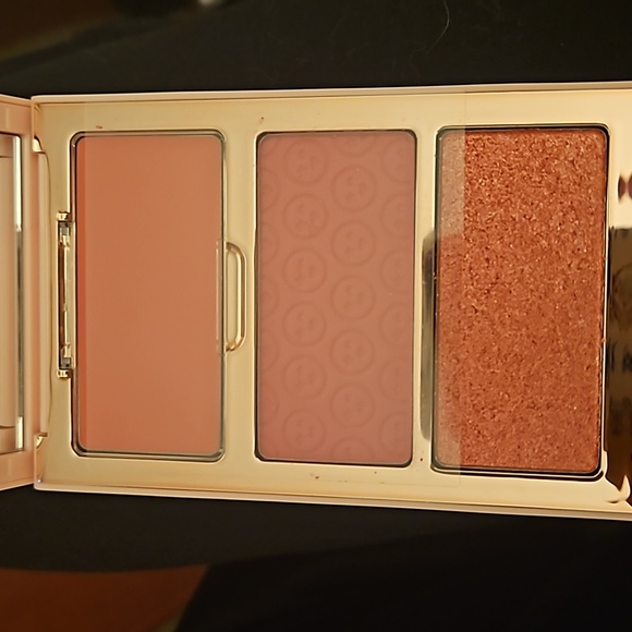 One Size Cheek Clapper,Oil Sucker & Ultimate Setting Powder - Picture 3 of 10